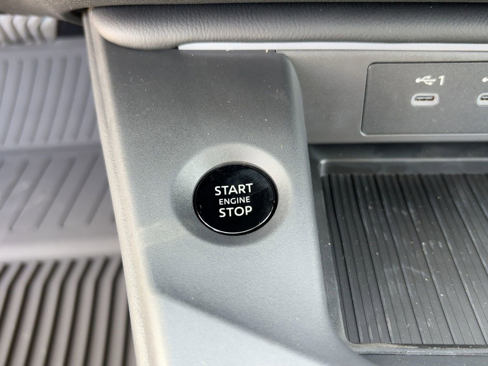New 2026 Nissan Sentra SR w/ Floor Mat Package FWD image 24