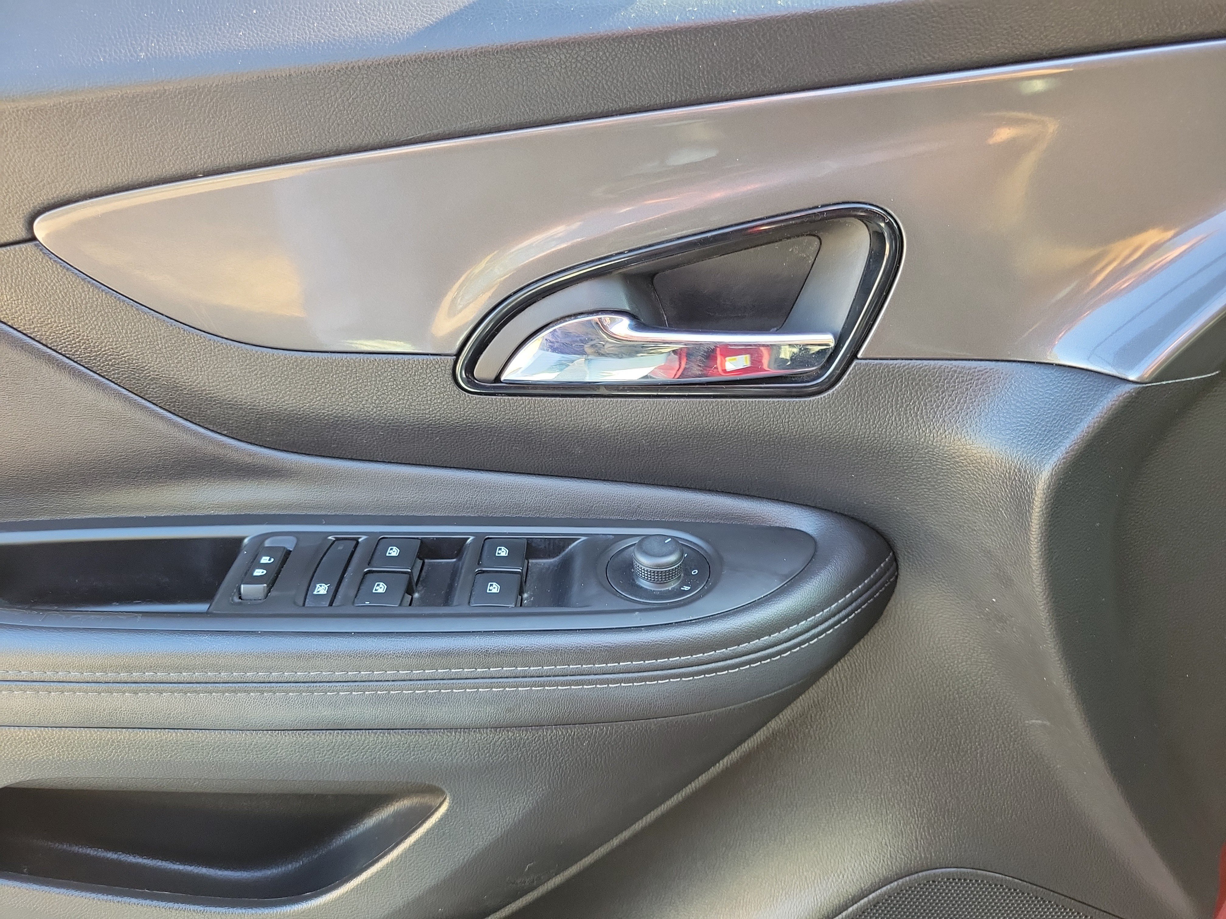 Used 2018 Buick Encore Preferred FWD image 17