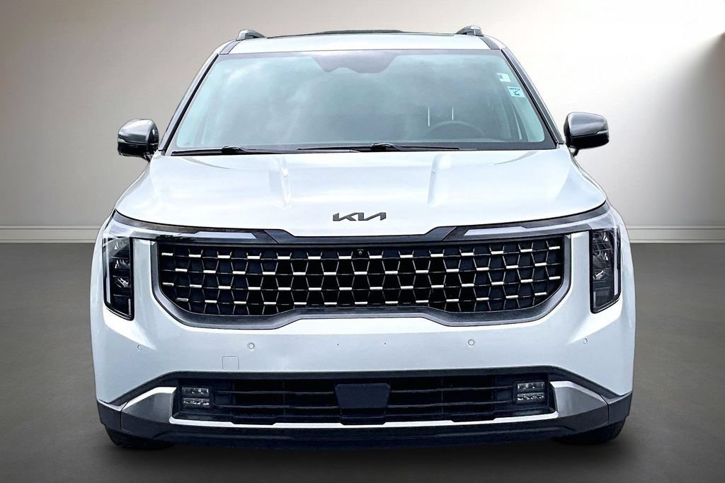 Used 2025 Kia Carnival SX w/ SX Dark Edition Package FWD image 2