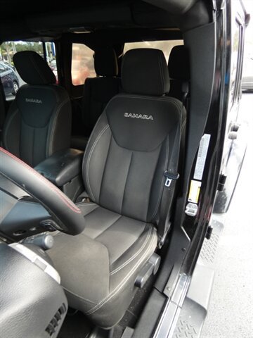 Used 2017 Jeep Wrangler Unlimited Sahara w/ Connectivity Group AWD/4WD image 36