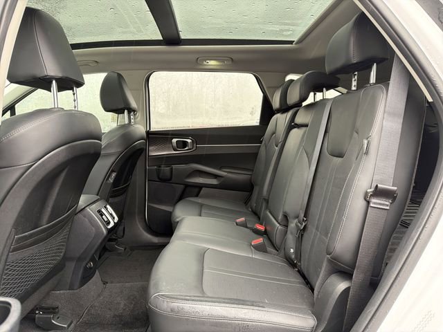 Used 2025 Kia Sorento S w/ Panoramic Sunroof Package image 11