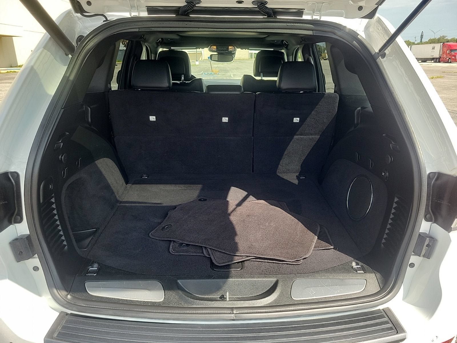 Used 2018 Jeep Grand Cherokee High Altitude AWD/4WD image 10