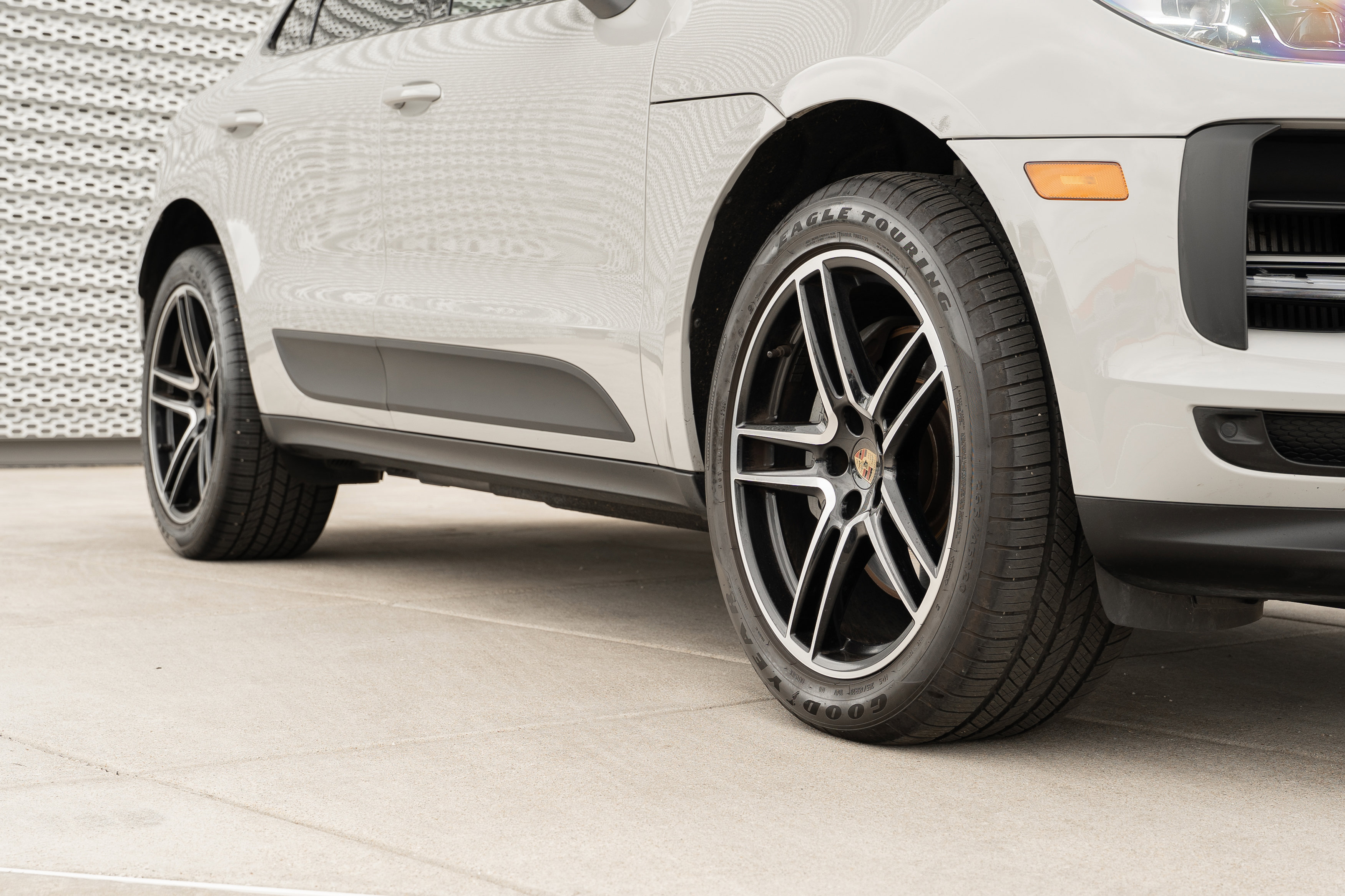 Used 2021 Porsche Macan S AWD/4WD image 34