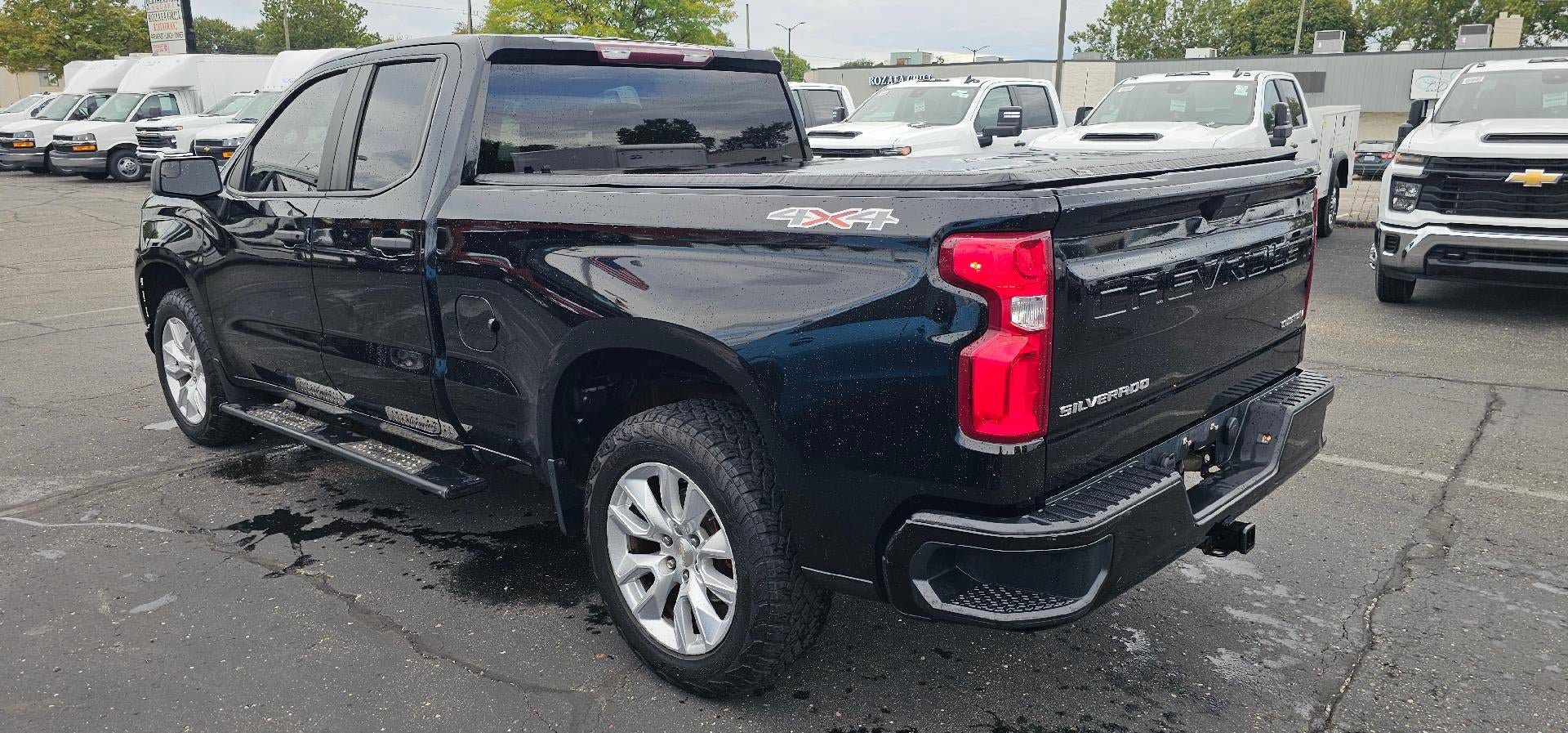 Used 2020 Chevrolet Silverado 1500 Custom w/ Custom Value Package AWD/4WD image 5