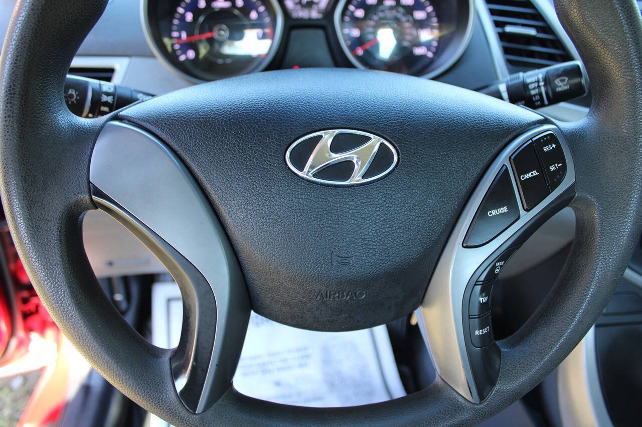Used 2015 Hyundai Elantra SE FWD image 28