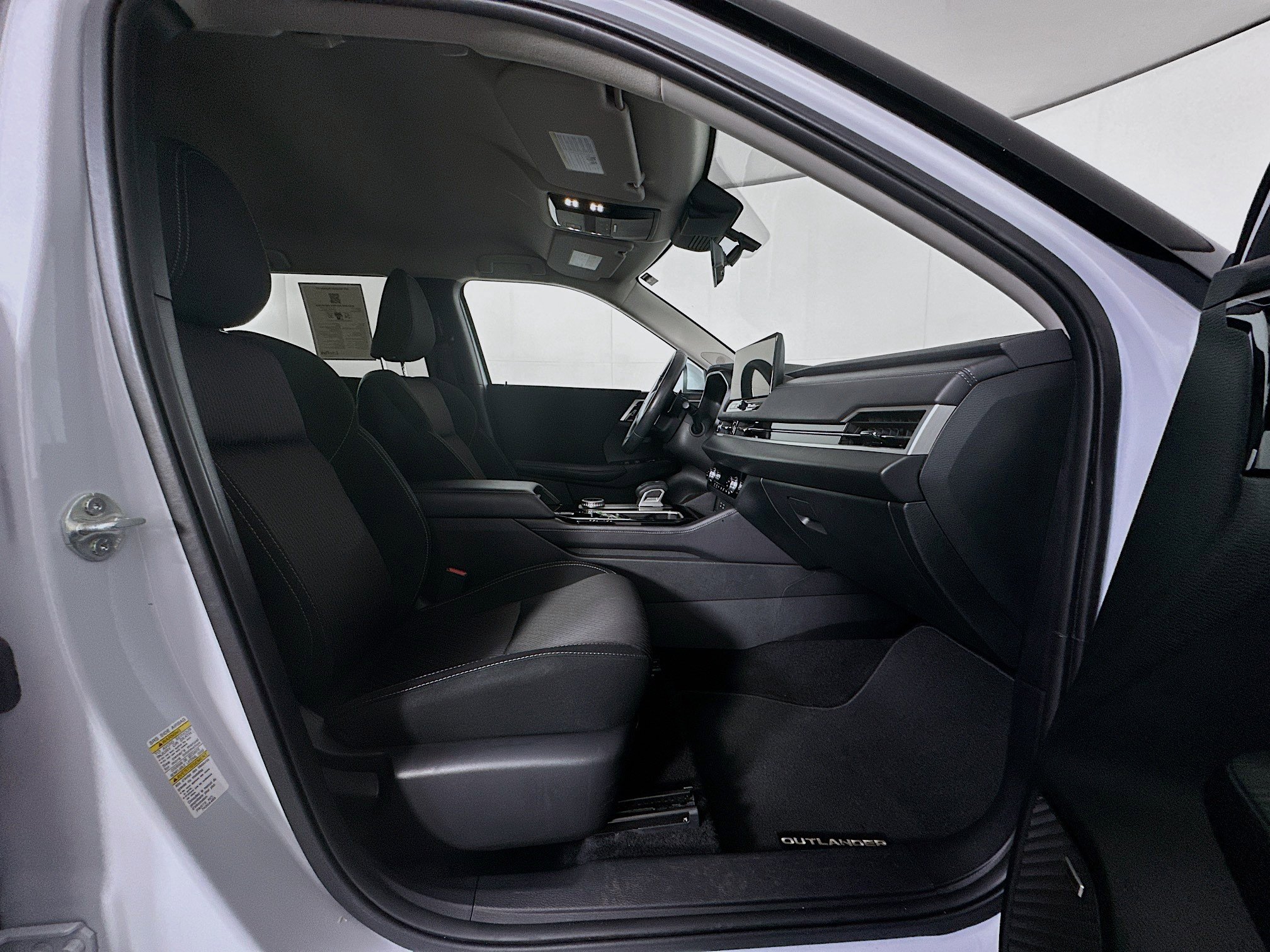 Used 2025 Mitsubishi Outlander ES AWD/4WD image 31