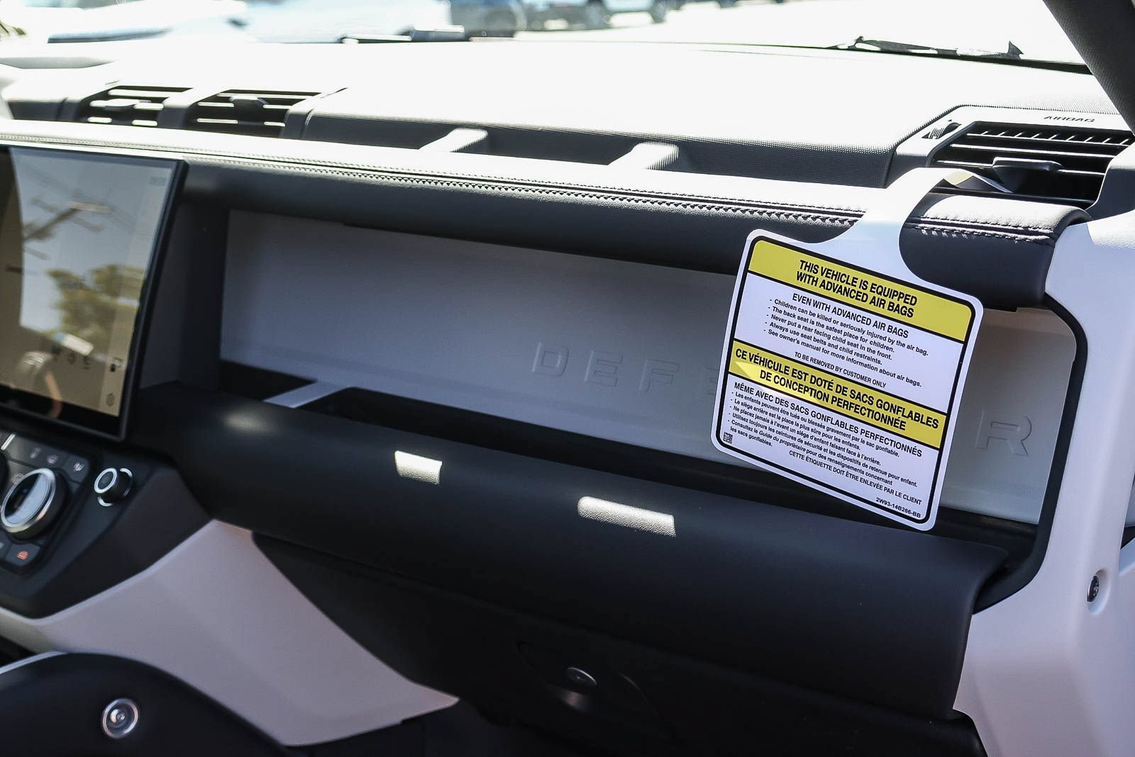 New 2026 Land Rover Defender 110 X-Dynamic SE AWD/4WD image 18