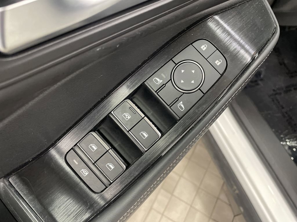 Used 2023 Nissan Rogue SL w/ SL Premium Package image 29