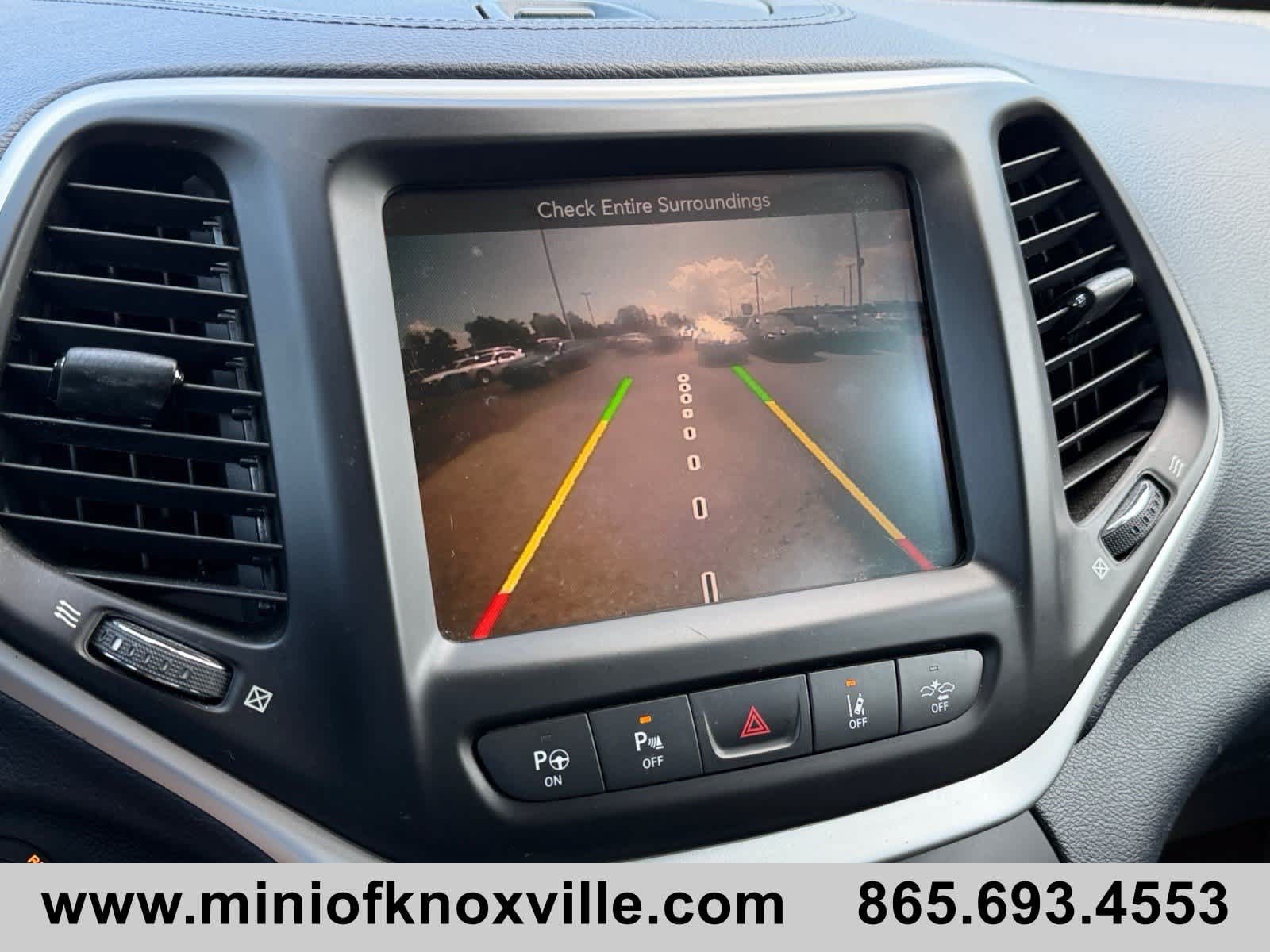 Used 2015 Jeep Cherokee Limited w/ Luxury Group AWD/4WD image 56