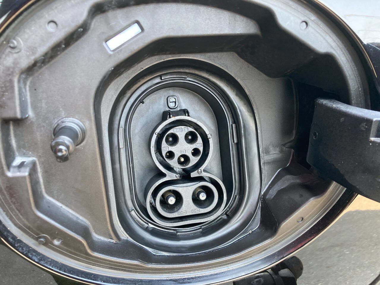 Used 2020 MINI Cooper SE w/ 6.5" Touchscreen Package image 19