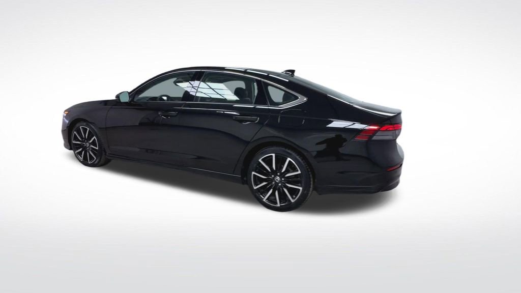 Used 2024 Honda Accord Touring image 6