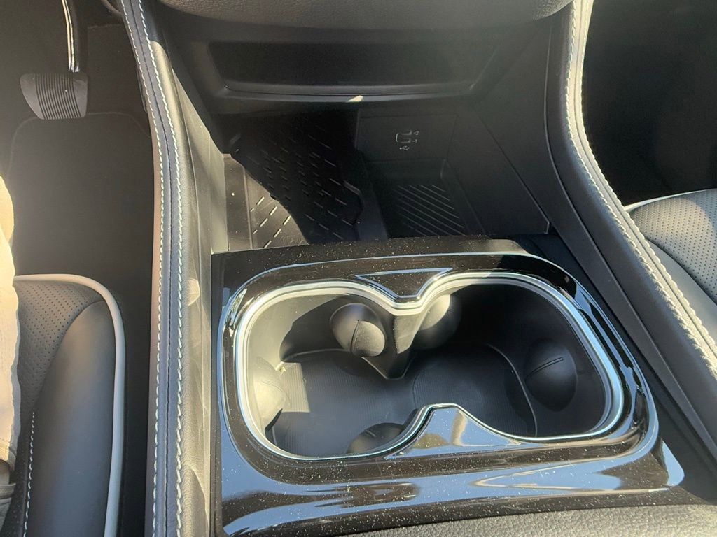 New 2026 Chrysler Pacifica Limited w/ S Appearance Package image 16