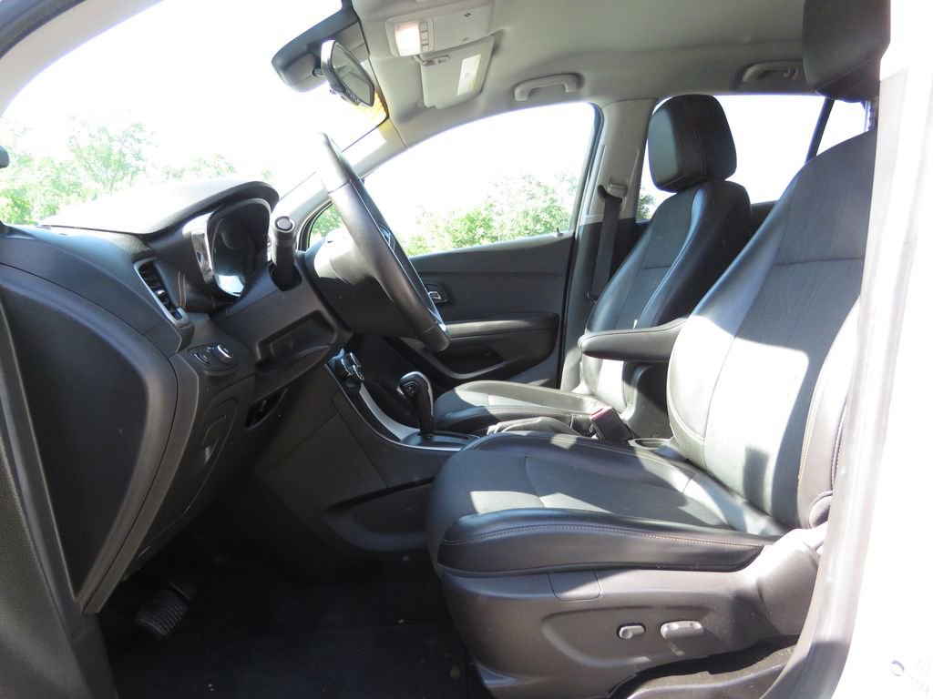 Used 2018 Chevrolet Trax LT w/ LT Convenience Package FWD image 10