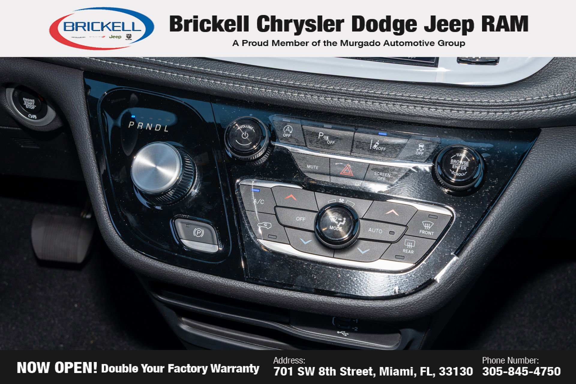 New 2026 Chrysler Pacifica Select image 21