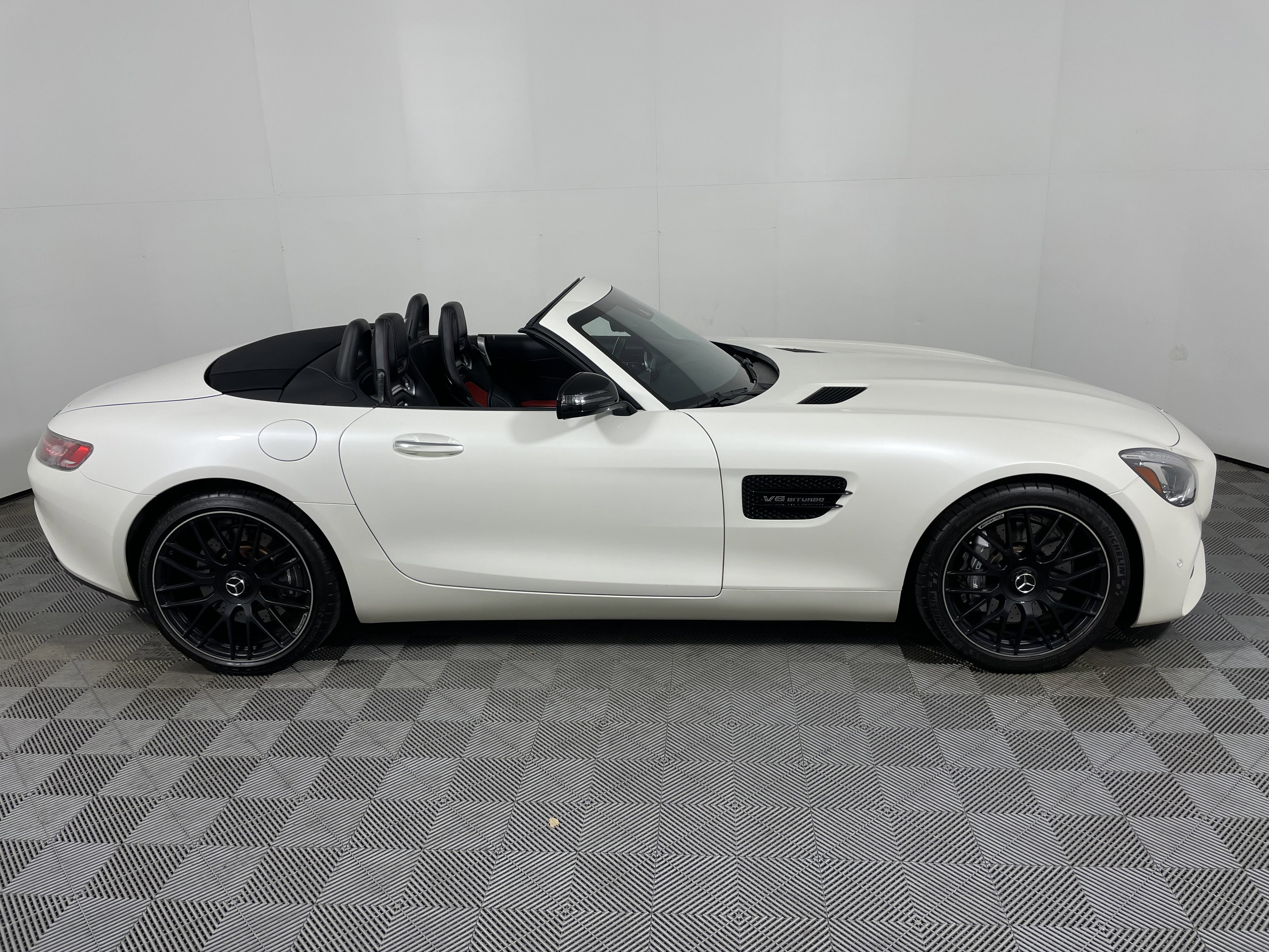 Used 2018 Mercedes-Benz AMG GT Roadster image 6