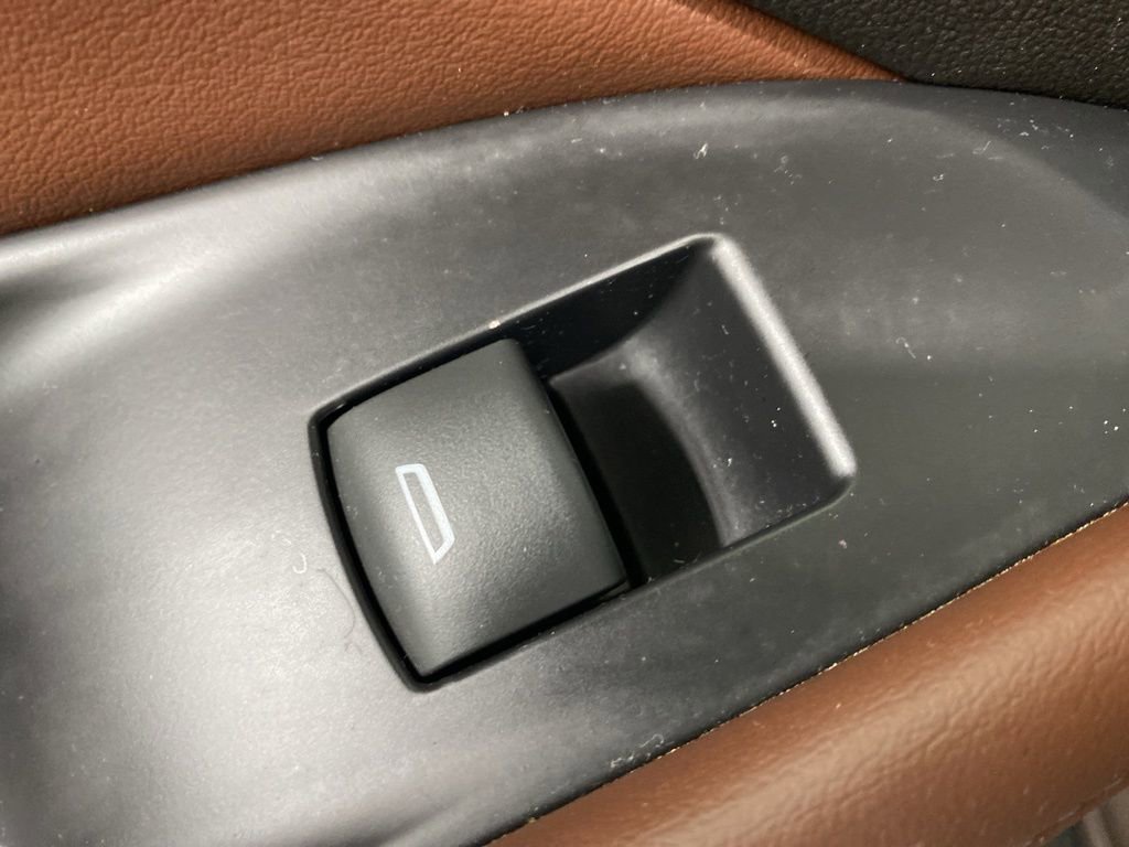 Used 2021 Buick Enclave Avenir w/ Avenir Technology Package image 27