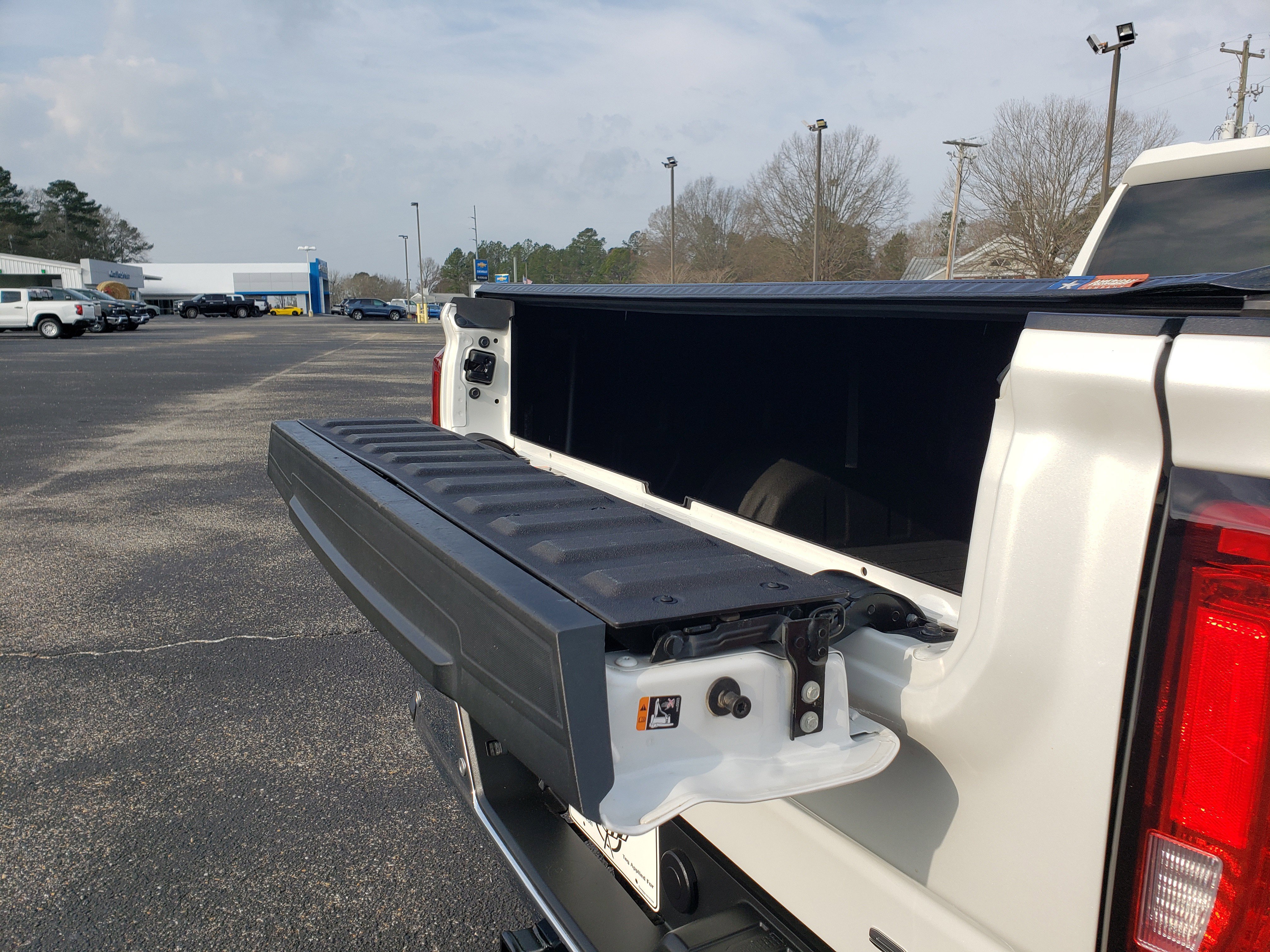 Used 2020 GMC Sierra 1500 SLT w/ SLT Premium Plus Package image 9