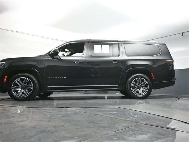 Used 2023 Jeep Wagoneer L Series II image 37