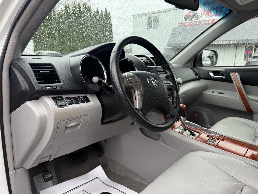 Used 2009 Toyota Highlander Limited AWD/4WD image 15