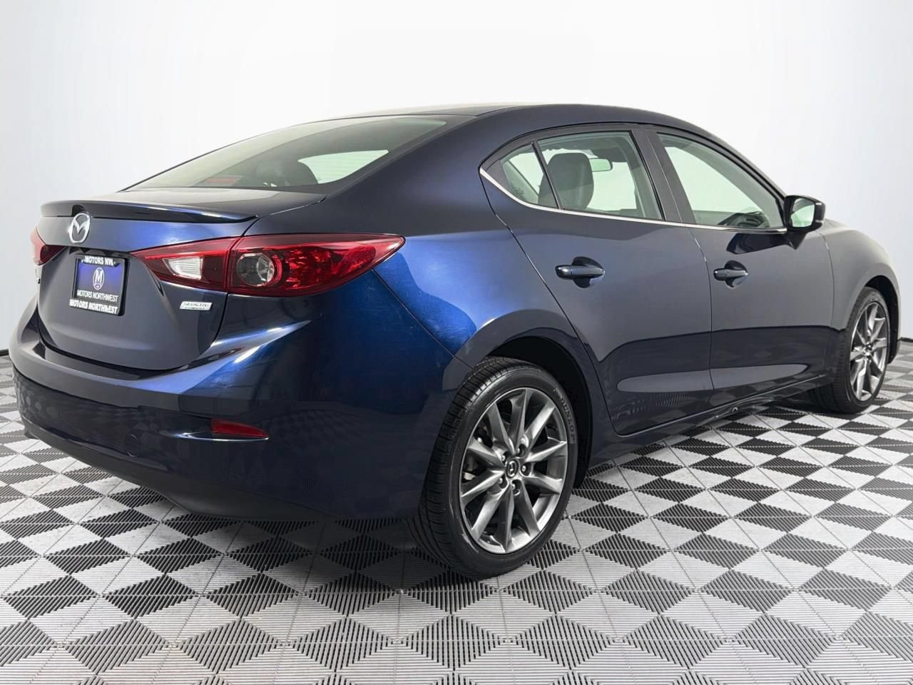 Used 2018 MAZDA MAZDA3 Touring FWD image 27
