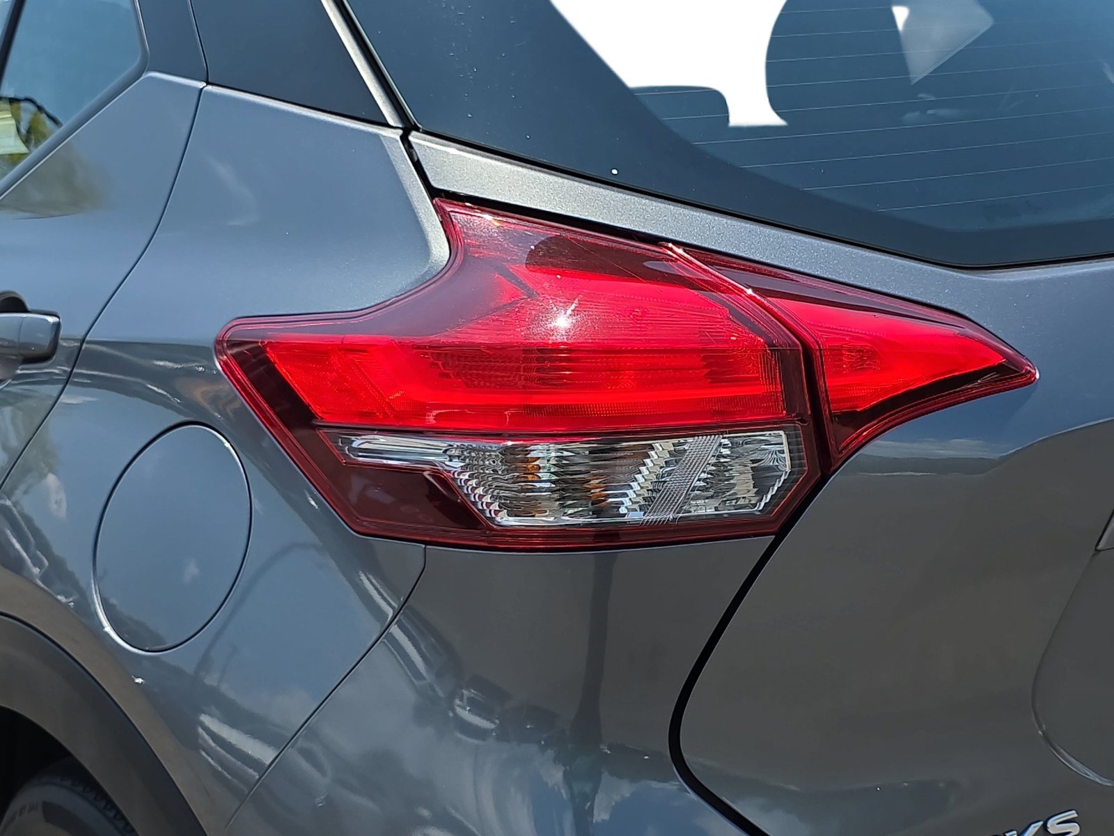 Used 2020 Nissan Kicks SR w/ SR Premium Package FWD image 29