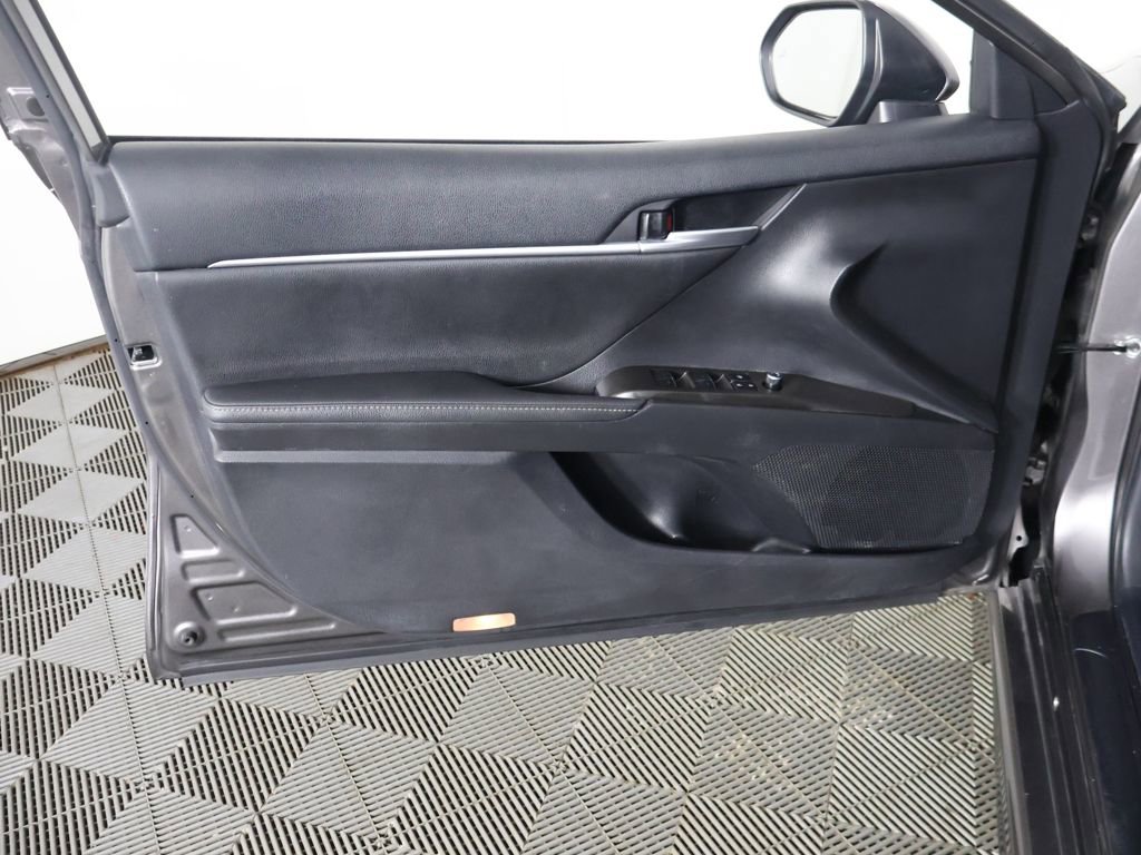 Used 2023 Toyota Camry XSE FWD image 19
