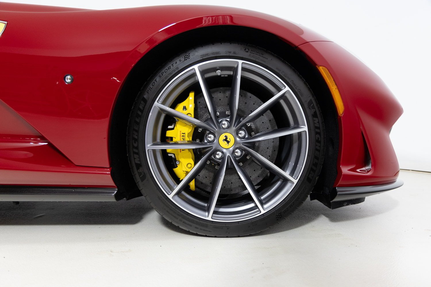 Used 2022 Ferrari 812 GTS RWD image 13