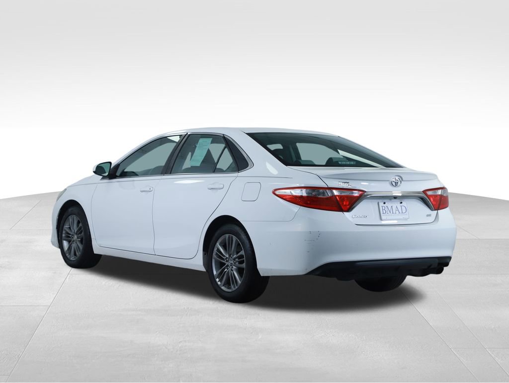 Used 2016 Toyota Camry SE image 9