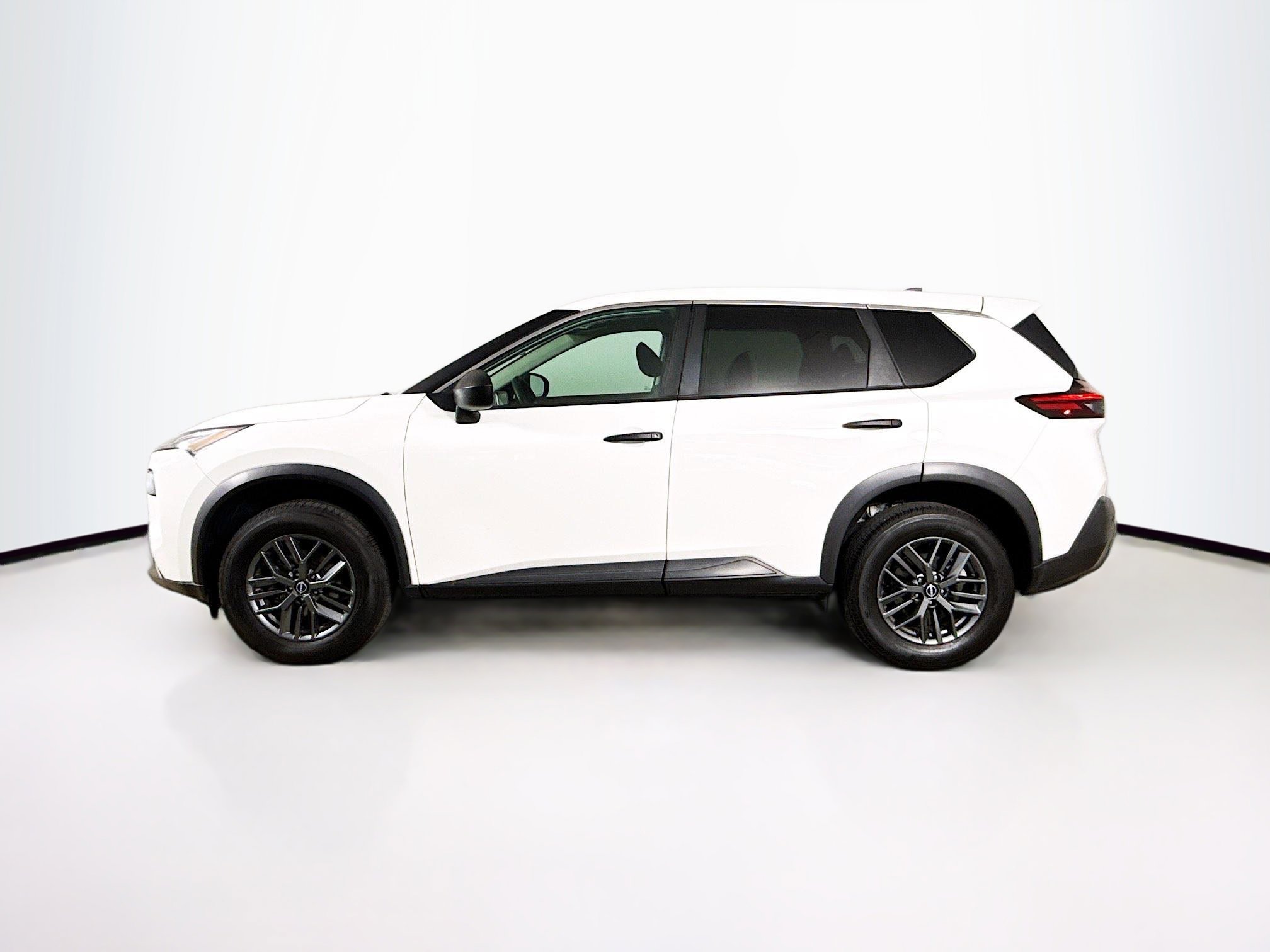 Used 2022 Nissan Rogue S image 7