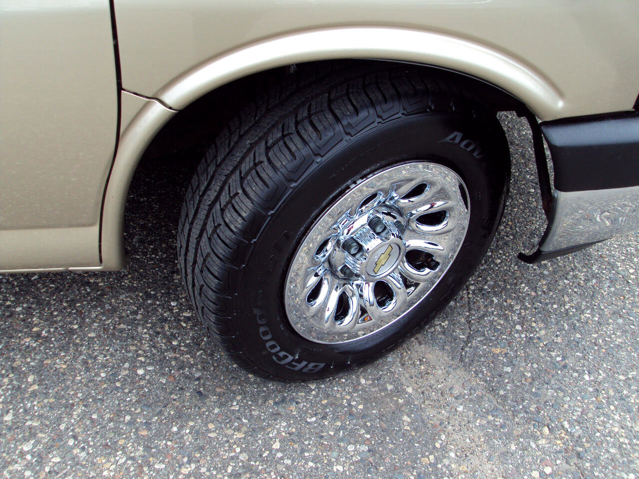 Used 2011 Chevrolet Express 1500 LT w/ LT Preferred Equipment Group image 33