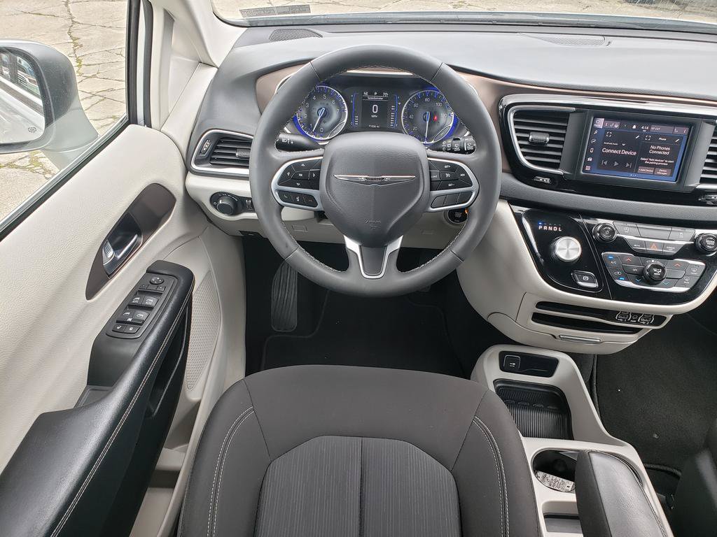 Certified 2023 Chrysler Voyager LX FWD image 15