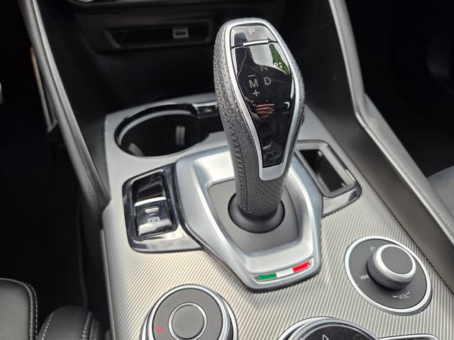 Used 2022 Alfa Romeo Giulia Veloce RWD image 28