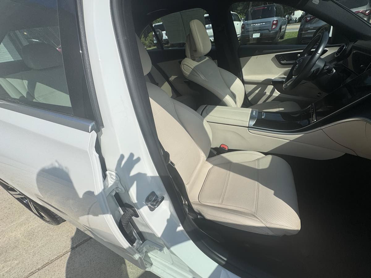 Used 2025 Mercedes-Benz C 300 Sedan image 9