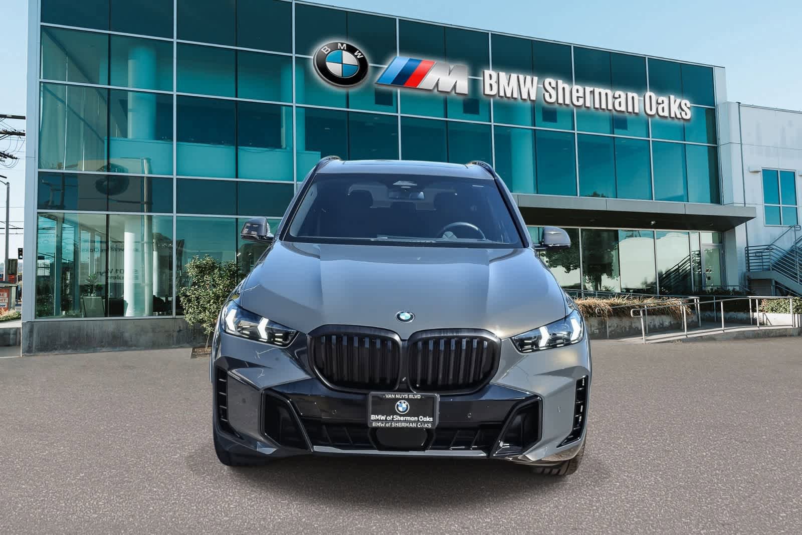 Used 2026 BMW X5 sDrive40i w/ M Sport Package RWD image 2