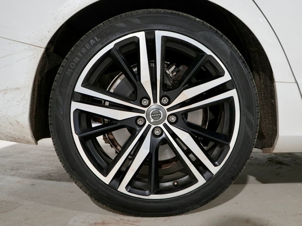 Used 2019 Volvo S60 T6 R-Design image 35