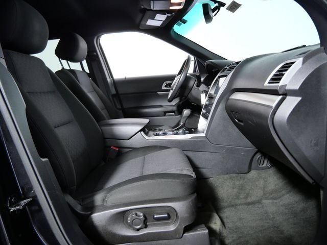 Used 2014 Ford Explorer XLT w/ Equipment Group 201A FWD image 10