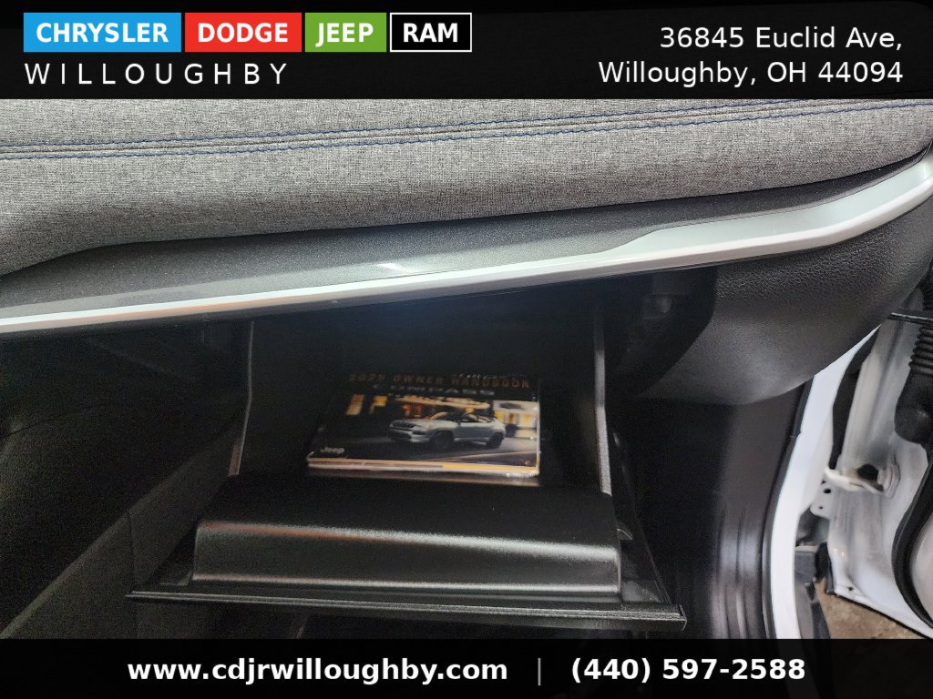 Used 2025 Jeep Compass Latitude AWD/4WD image 33