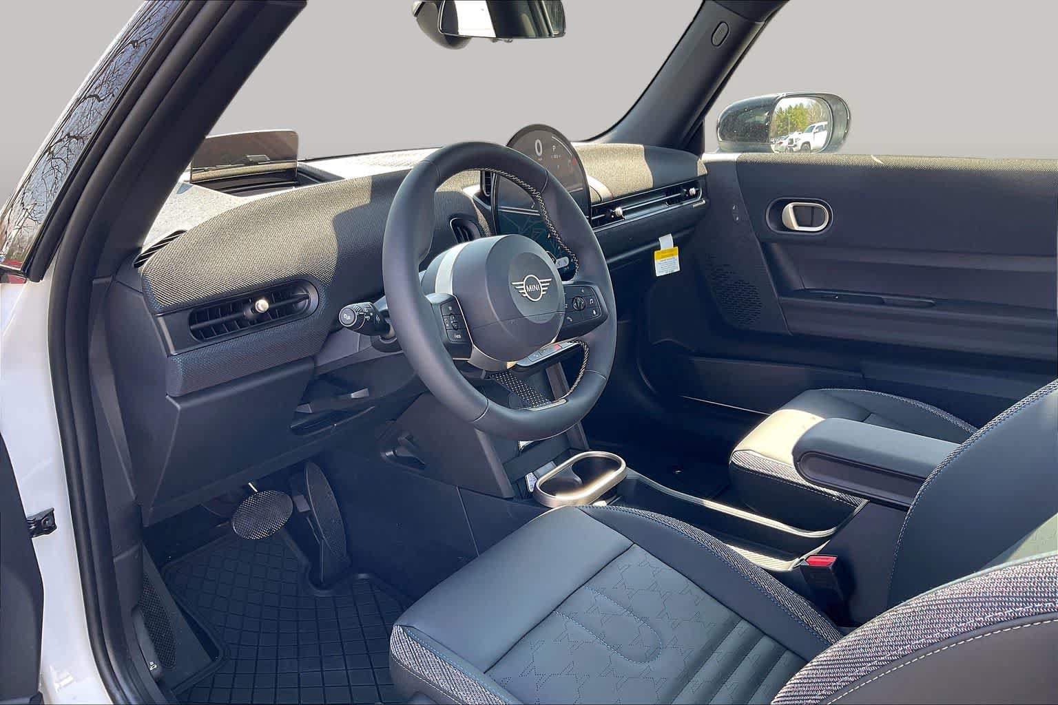 Used 2026 MINI Cooper 2-Door Hardtop FWD image 9