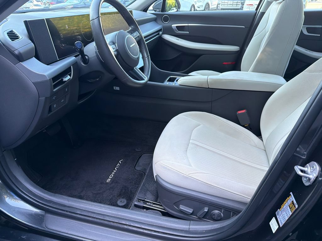 Used 2025 Hyundai Sonata SEL FWD image 9