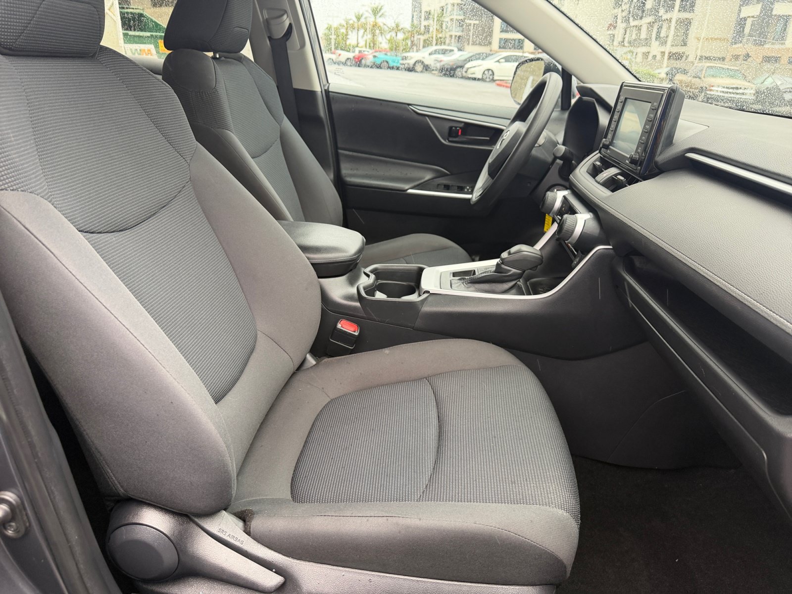 Used 2021 Toyota RAV4 LE AWD/4WD image 31