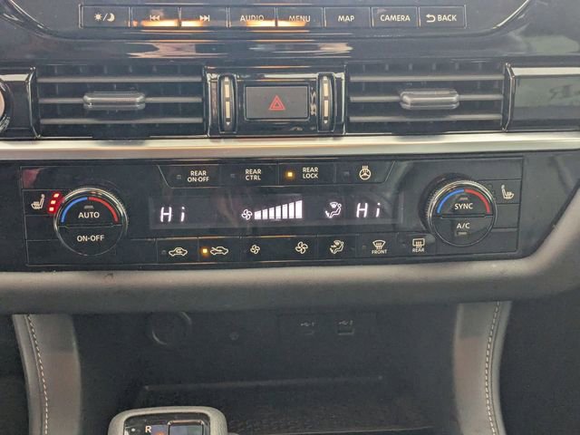 Used 2023 Nissan Pathfinder SL w/ Black Appearance Package image 22