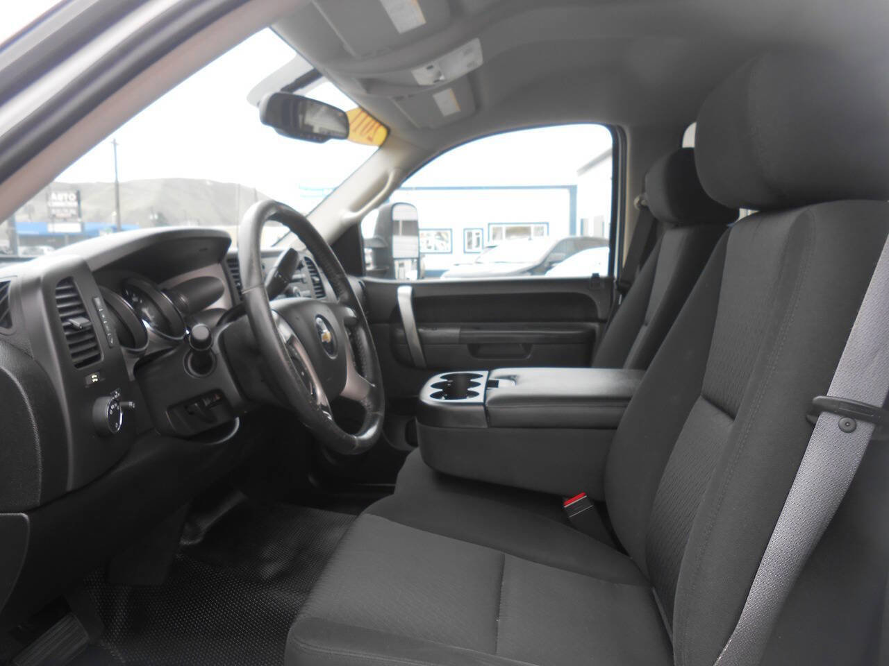 Used 2011 Chevrolet Silverado 3500 LT AWD/4WD image 11