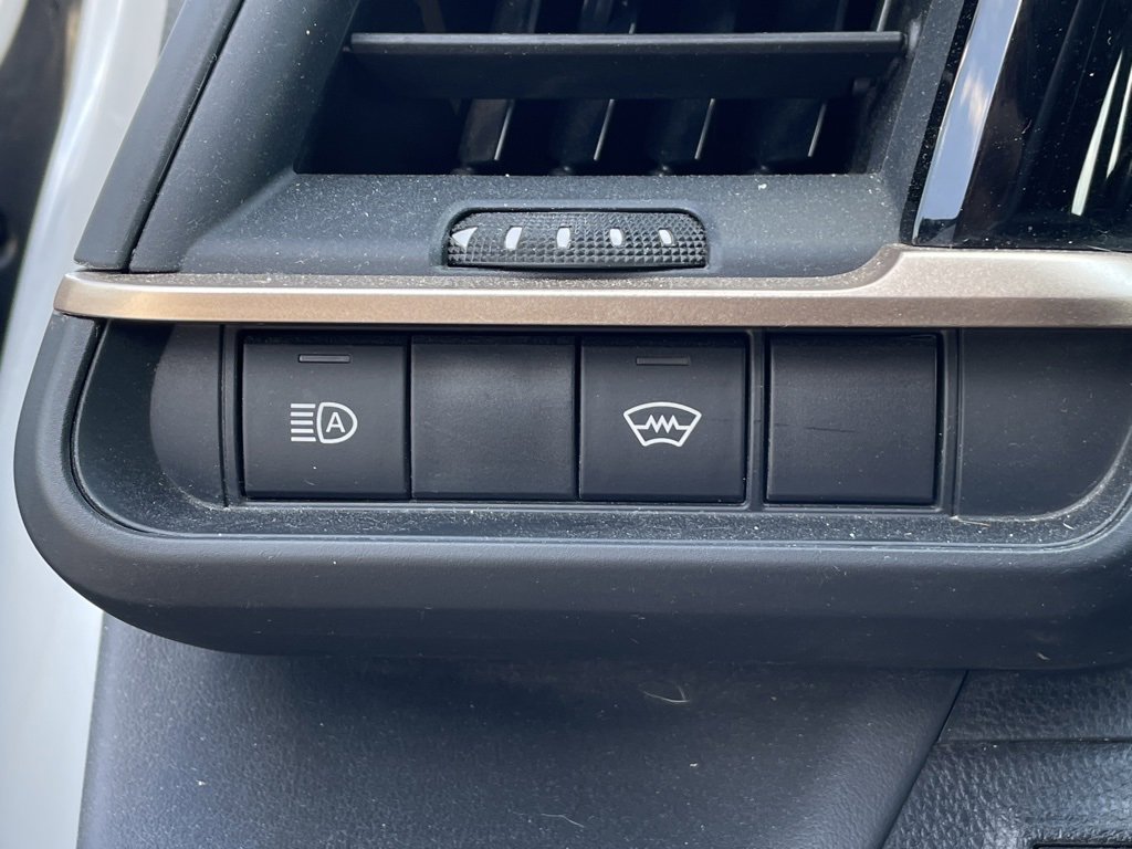 Used 2023 Toyota Crown XLE image 11