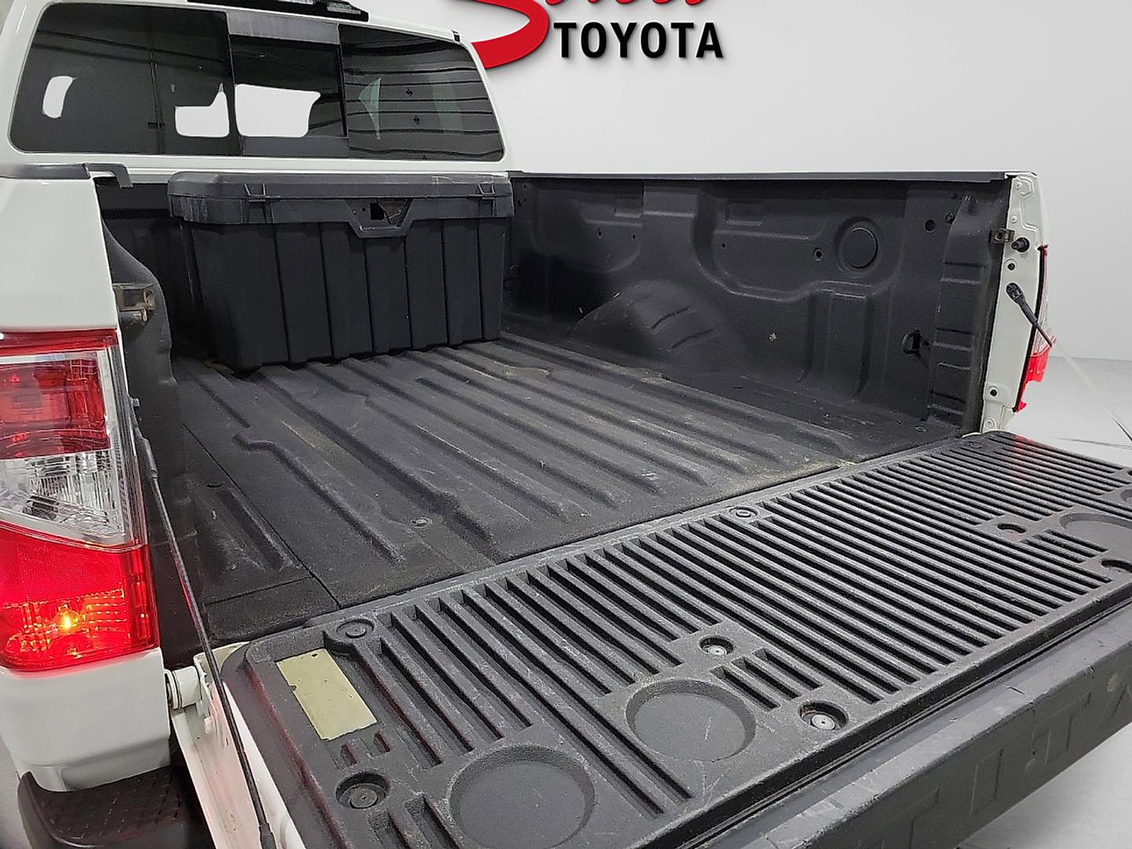 Used 2020 Nissan Titan S w/ S Utility Package image 7