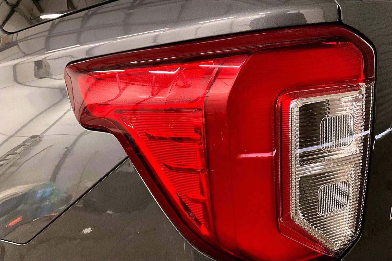 Used 2022 Ford Explorer XLT w/ Equipment Group 202A image 29