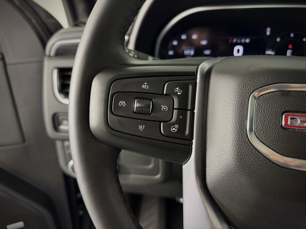 Used 2023 GMC Yukon XL SLT w/ SLT Premium Package image 29