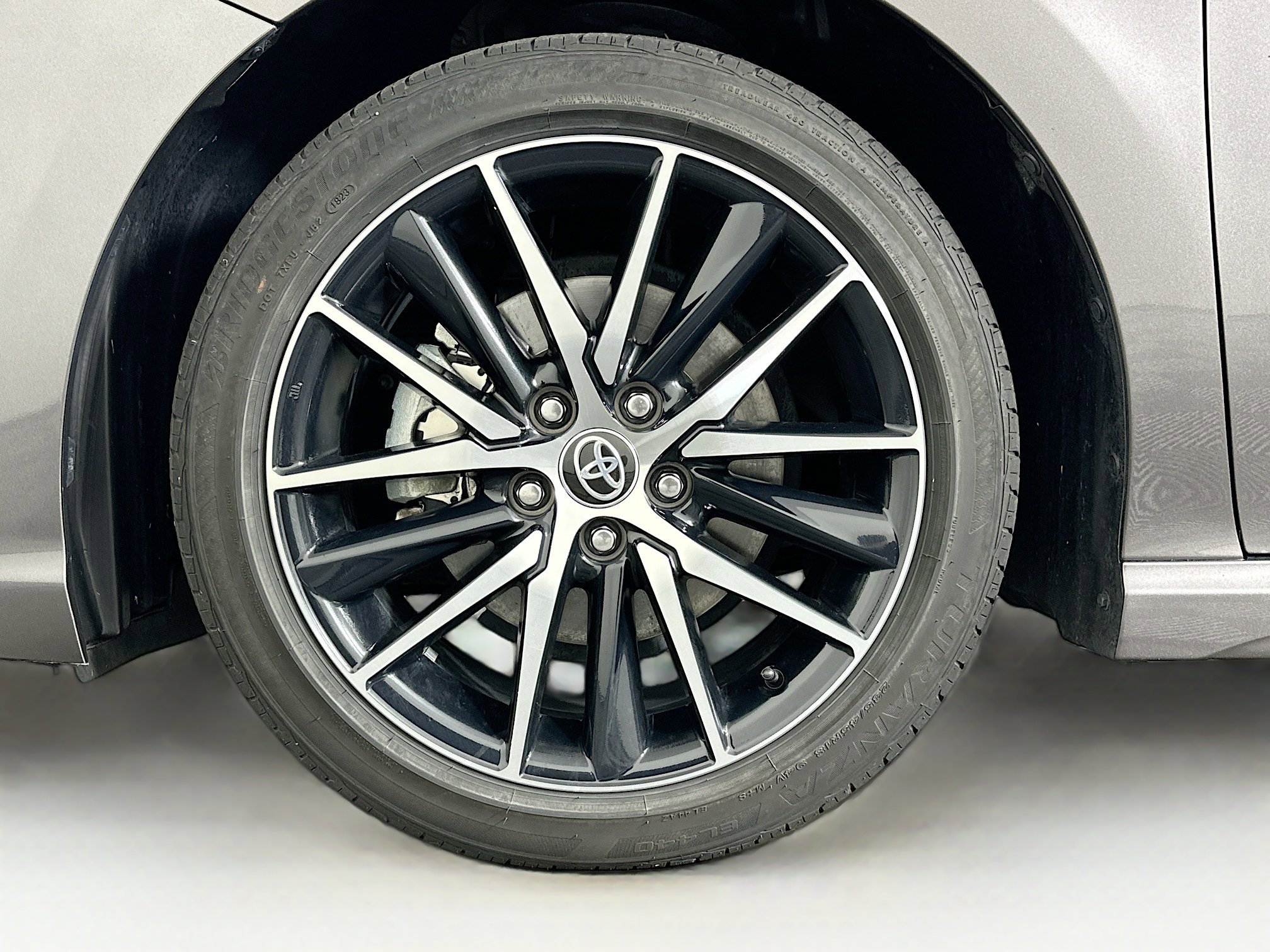 Used 2023 Toyota Camry SE FWD image 11