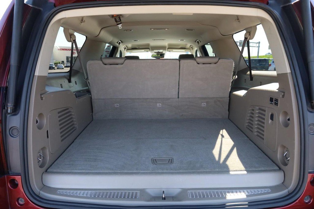Used 2020 Chevrolet Suburban Premier AWD/4WD image 7