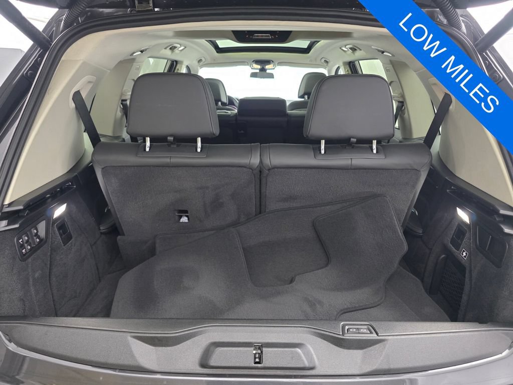 Used 2021 BMW X7 xDrive40i w/ Executive Package 2 AWD/4WD image 17