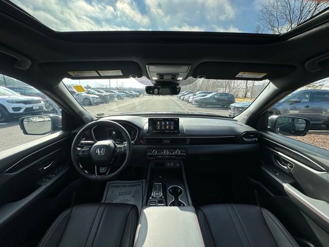 Used 2025 Honda Pilot Black Edition image 2